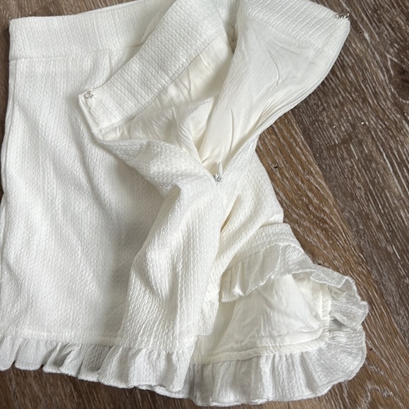 White Ruffle Shorts - Picture 3 of 3
